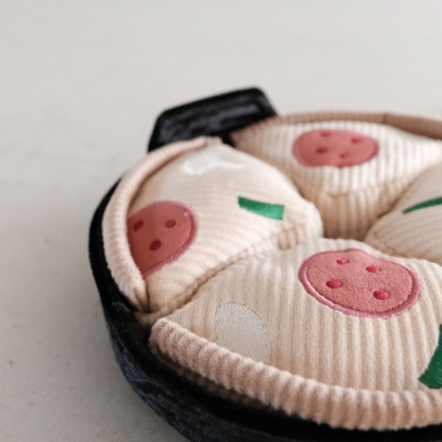 DEEP DISH PIZZA // ENRICHMENT DOG TOY